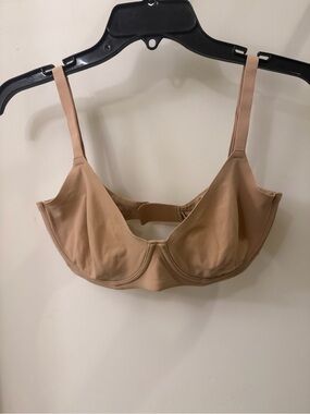 SKIMS Nude Underwire Bra